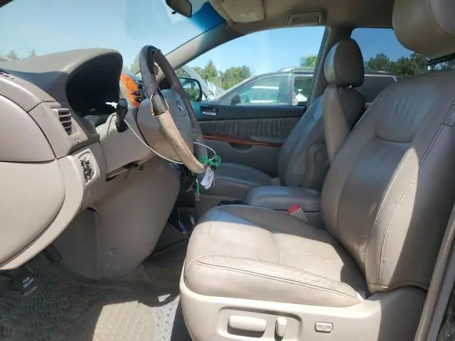 2010 TOYOTA SIENNA XLE  