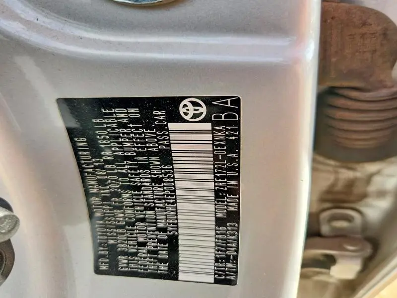 2014 TOYOTA COROLLA LE PLUS  