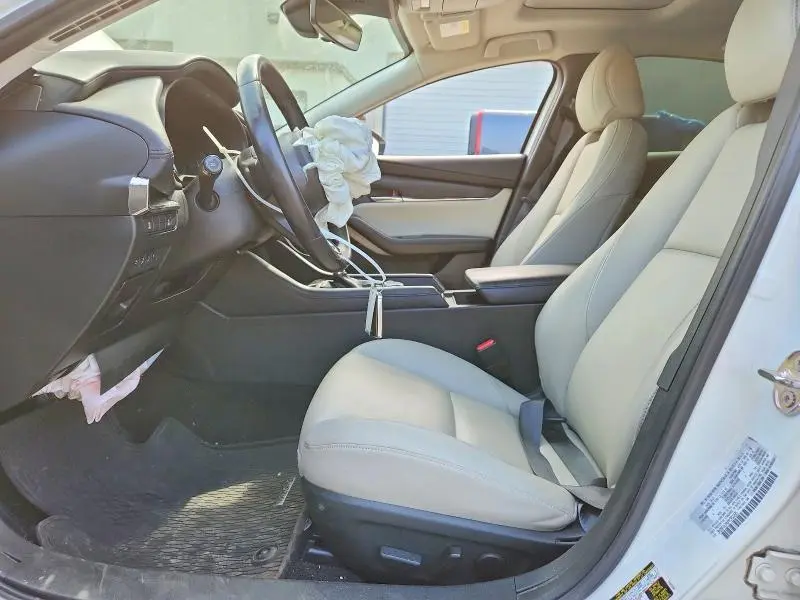 2023 MAZDA 3 PREFERRED  
