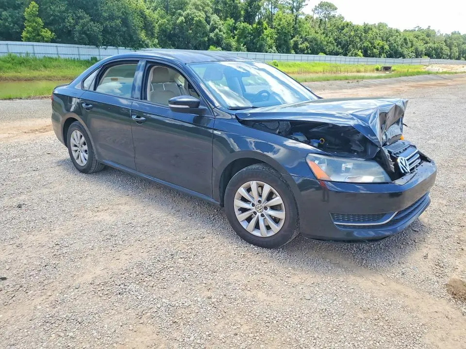 2014 VOLKSWAGEN PASSAT S  