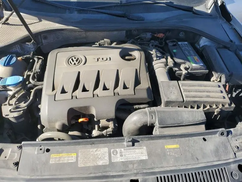 2014 VOLKSWAGEN PASSAT SE  