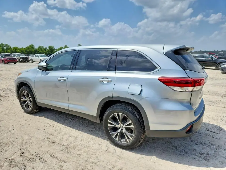 2019 TOYOTA HIGHLANDER LE  