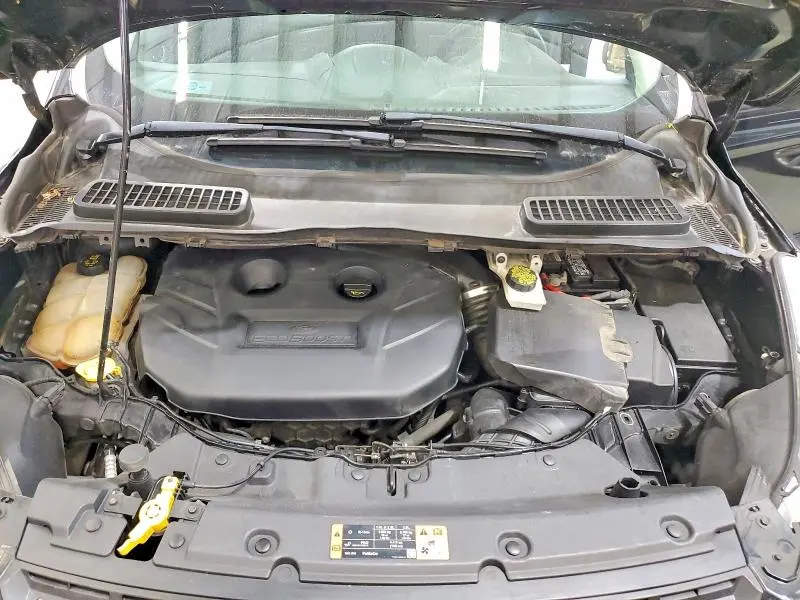 2015 FORD ESCAPE SE  