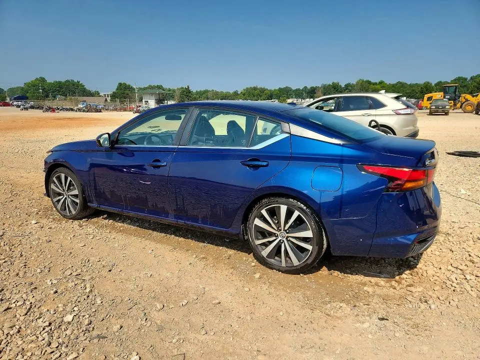 2019 NISSAN ALTIMA SR  
