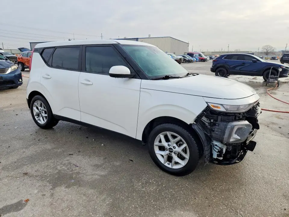 2022 KIA SOUL LX  