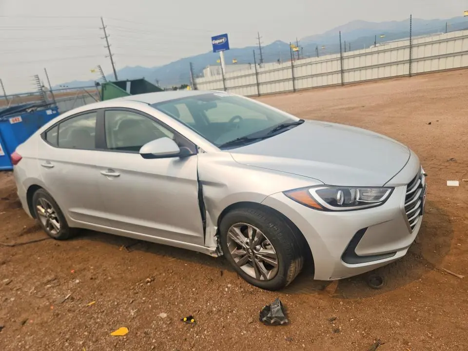 2017 HYUNDAI ELANTRA SE  