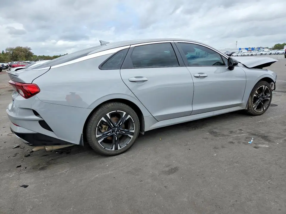 2022 KIA K5   