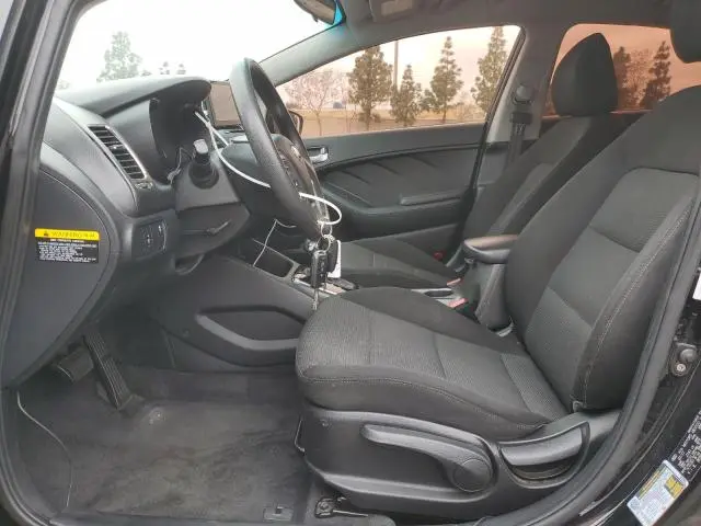 2017 KIA FORTE LX  