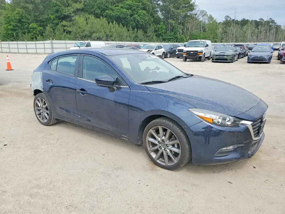 2018 MAZDA 3 TOURING  