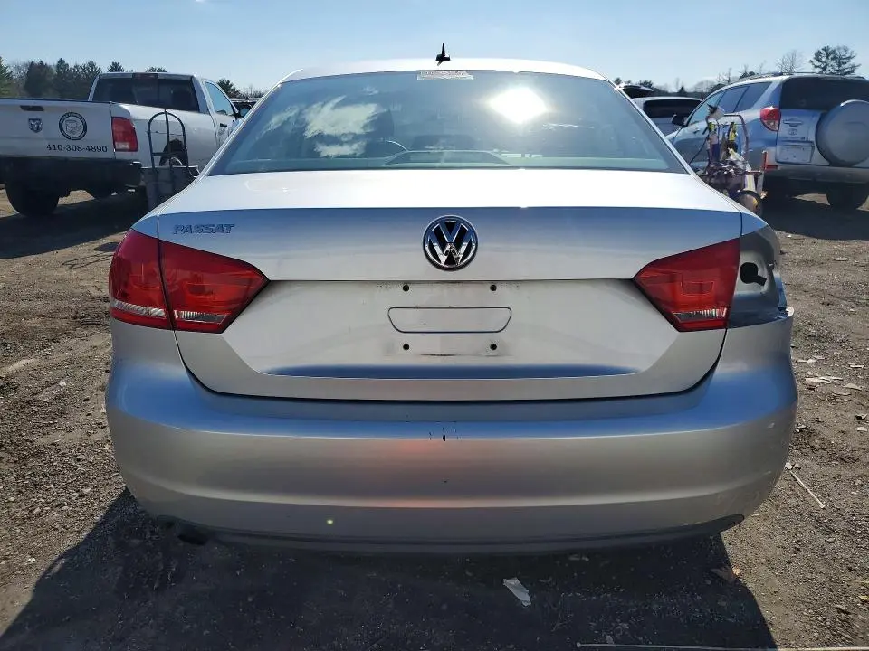 2012 VOLKSWAGEN PASSAT S  