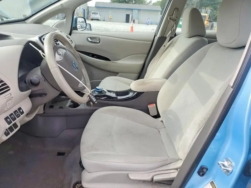2015 NISSAN LEAF SV  