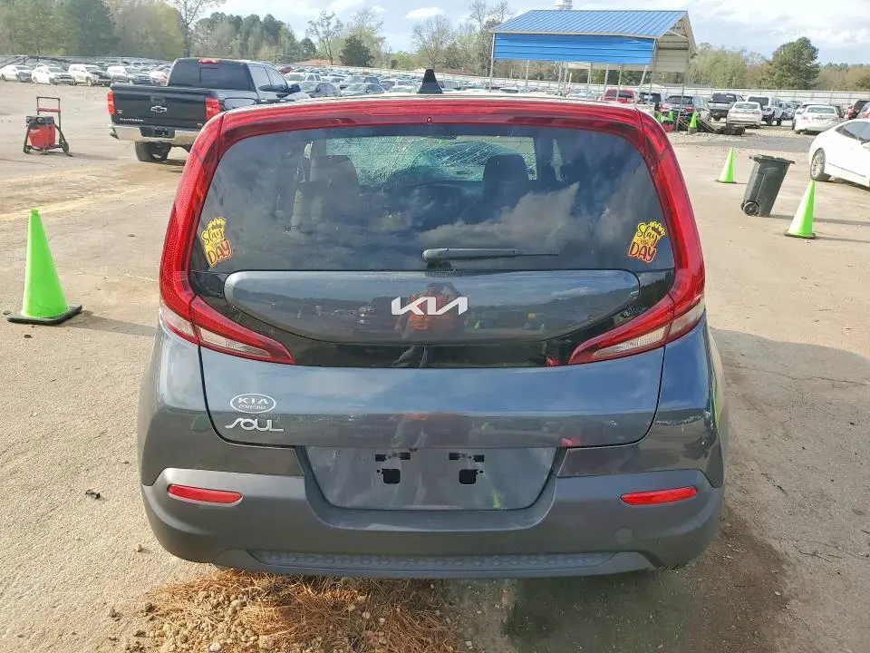 2022 KIA SOUL LX  