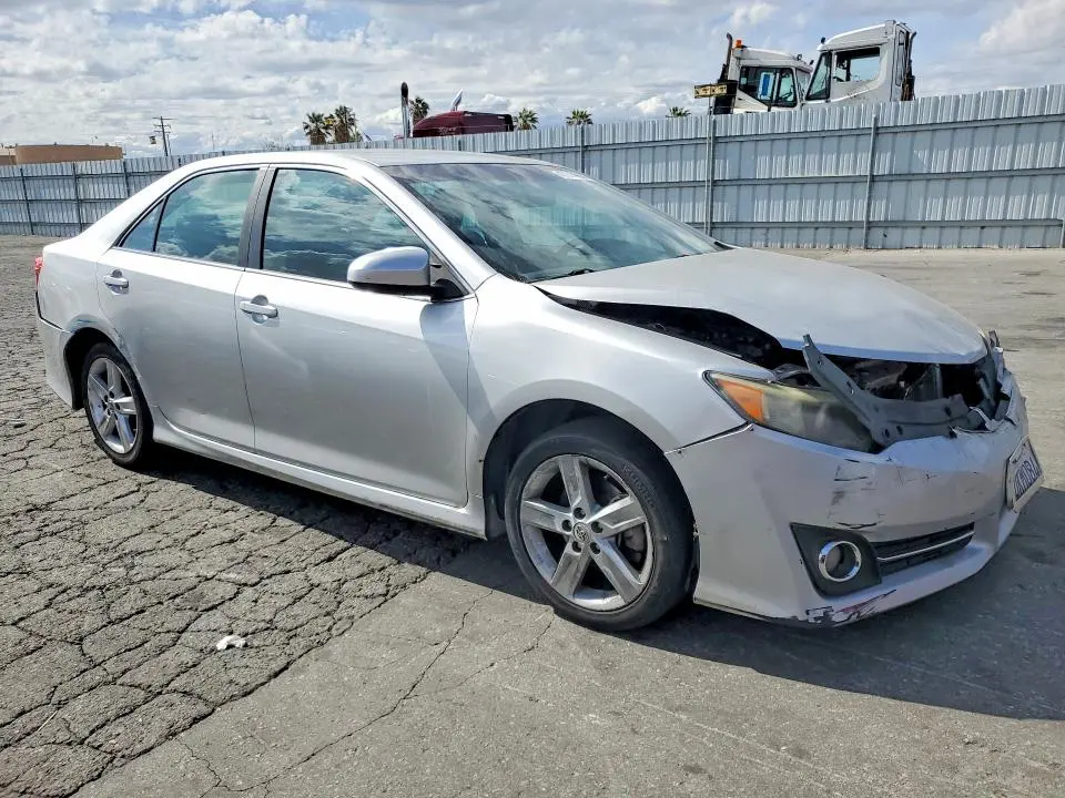 2013 TOYOTA CAMRY SE  