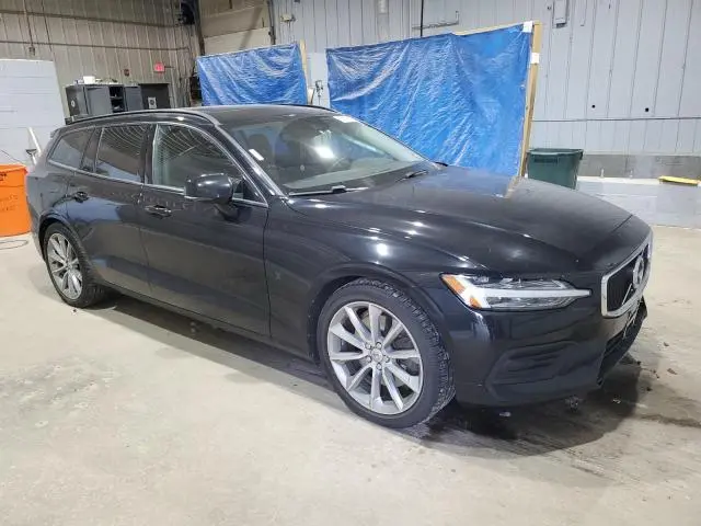 2019 VOLVO V60 T6 MOMENTUM  