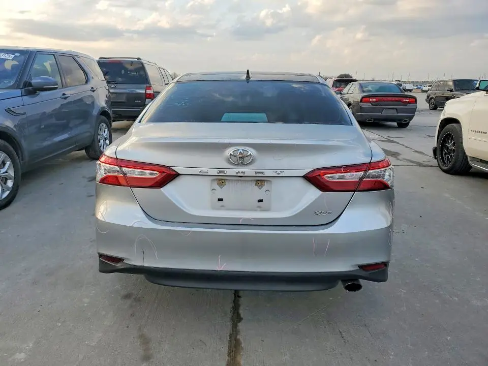2019 TOYOTA CAMRY XLE  