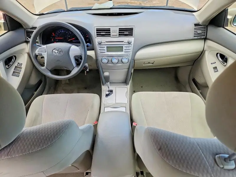 2011 TOYOTA CAMRY LE  