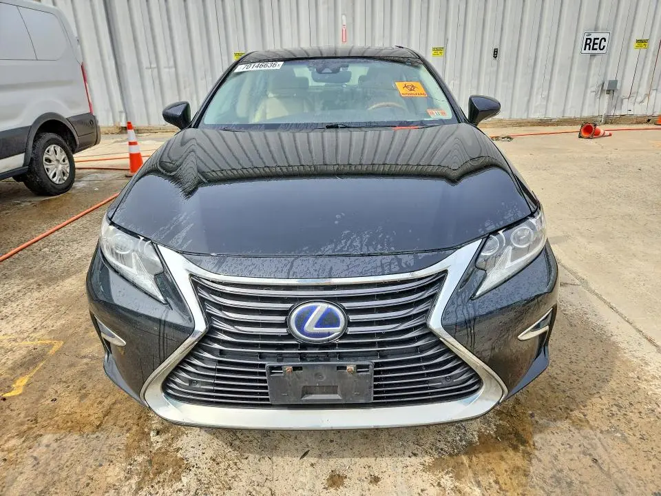 2017 LEXUS ES 300H  