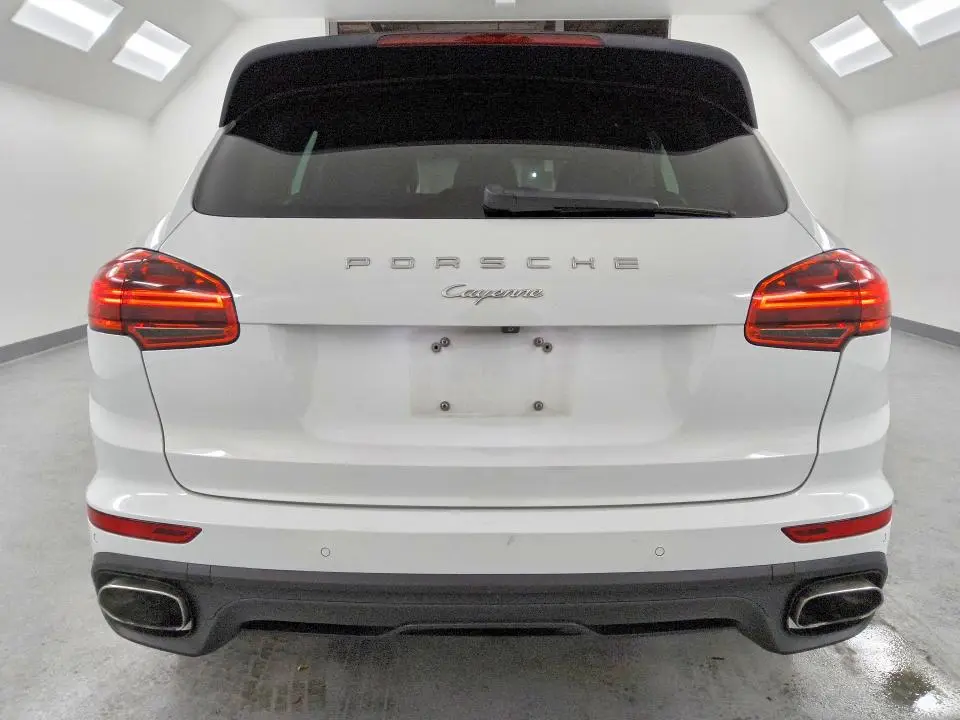 2016 PORSCHE CAYENNE   