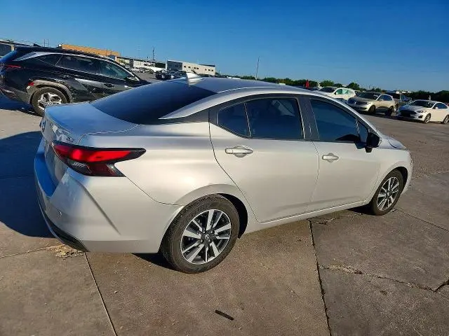 2021 NISSAN VERSA SV  