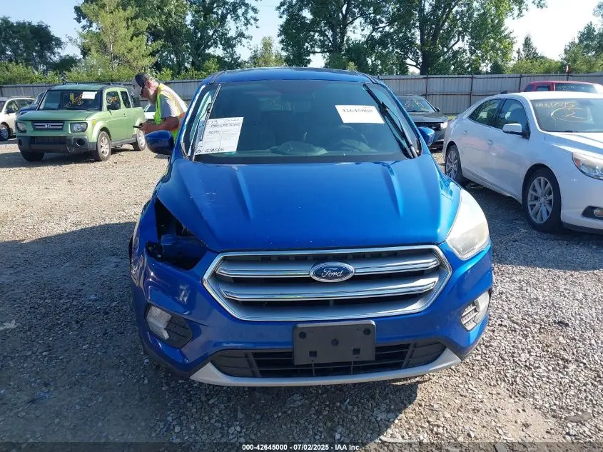 2017 FORD ESCAPE SE