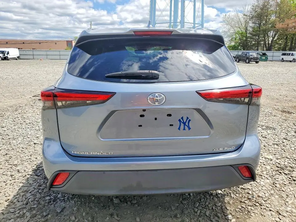 2020 TOYOTA HIGHLANDER XLE  