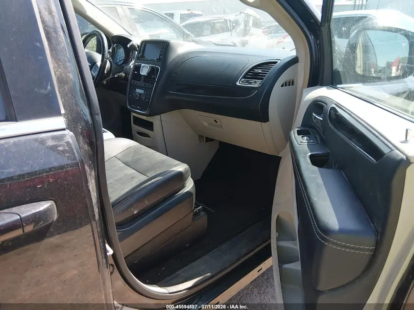 2016 CHRYSLER TOWN & COUNTRY TOURING
