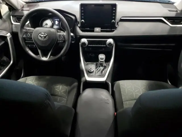 2022 TOYOTA RAV4 XLE