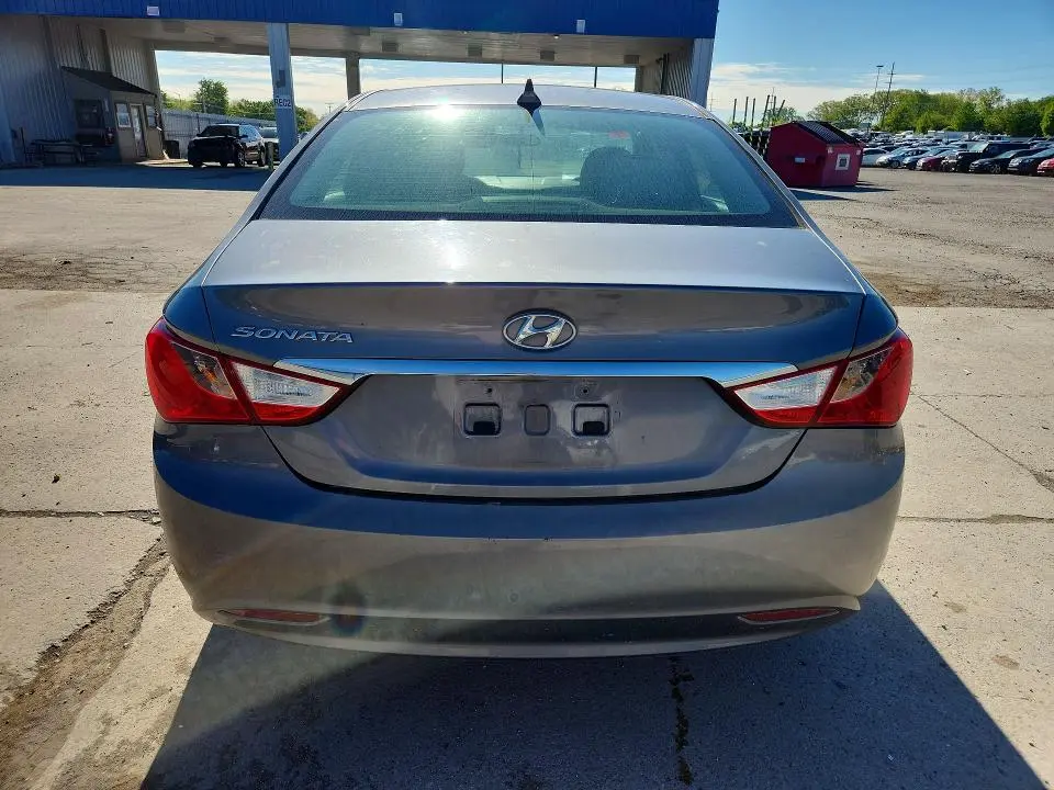 2011 HYUNDAI SONATA GLS  