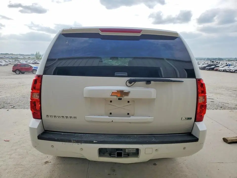 2011 CHEVROLET SUBURBAN K1500 LT  