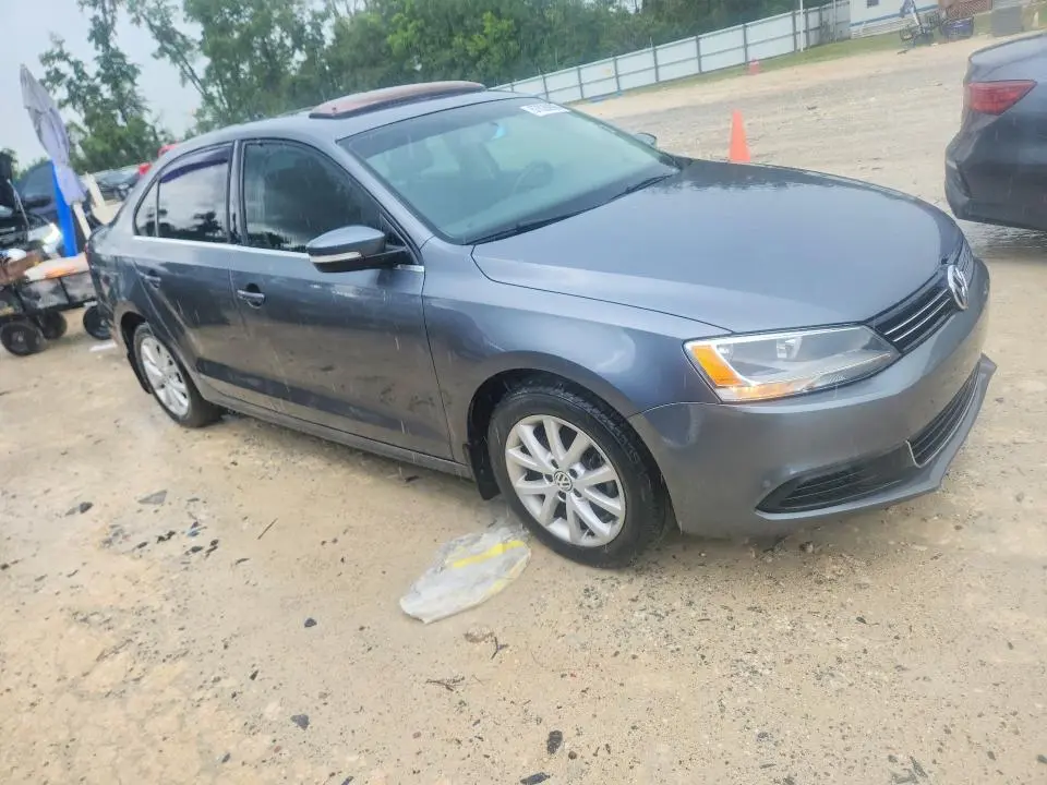 2014 VOLKSWAGEN JETTA SE  