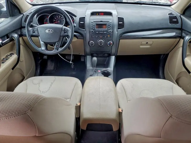 2011 KIA SORENTO BASE  