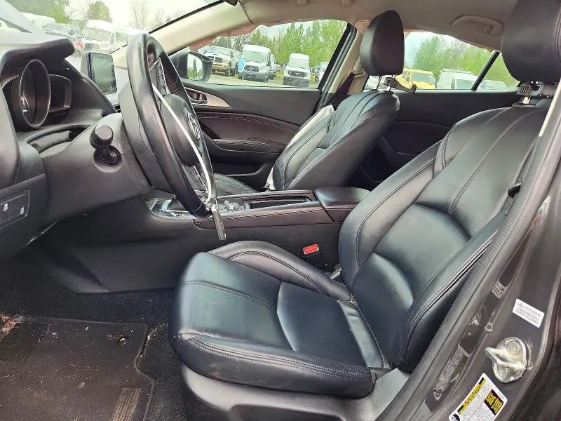 2017 MAZDA 3 TOURING  