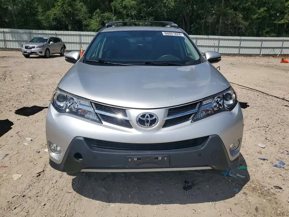 2014 TOYOTA RAV4 XLE  