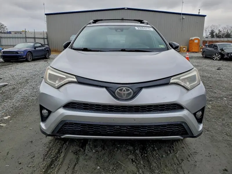 2017 TOYOTA RAV4 SE  