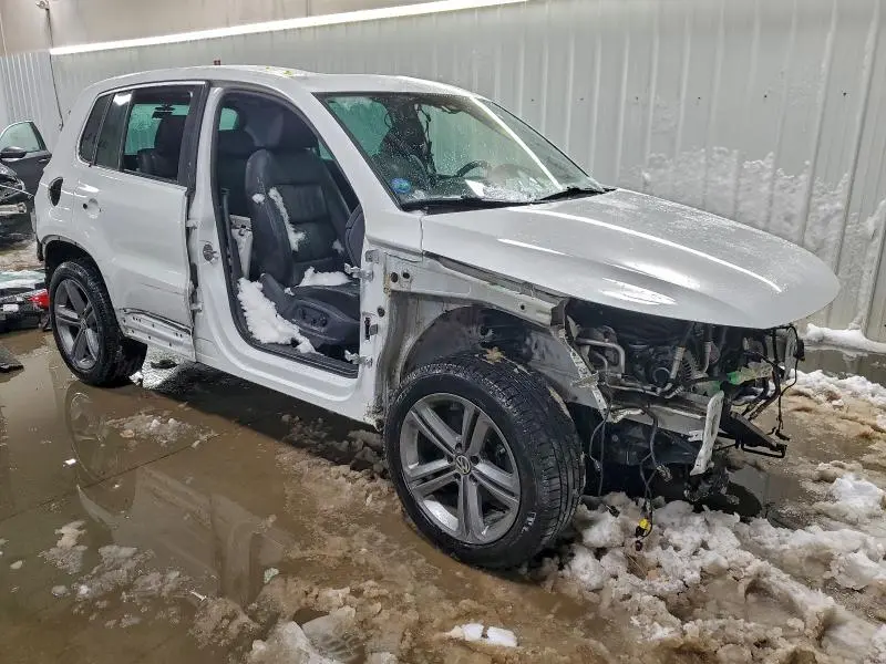 2017 VOLKSWAGEN TIGUAN SPORT  