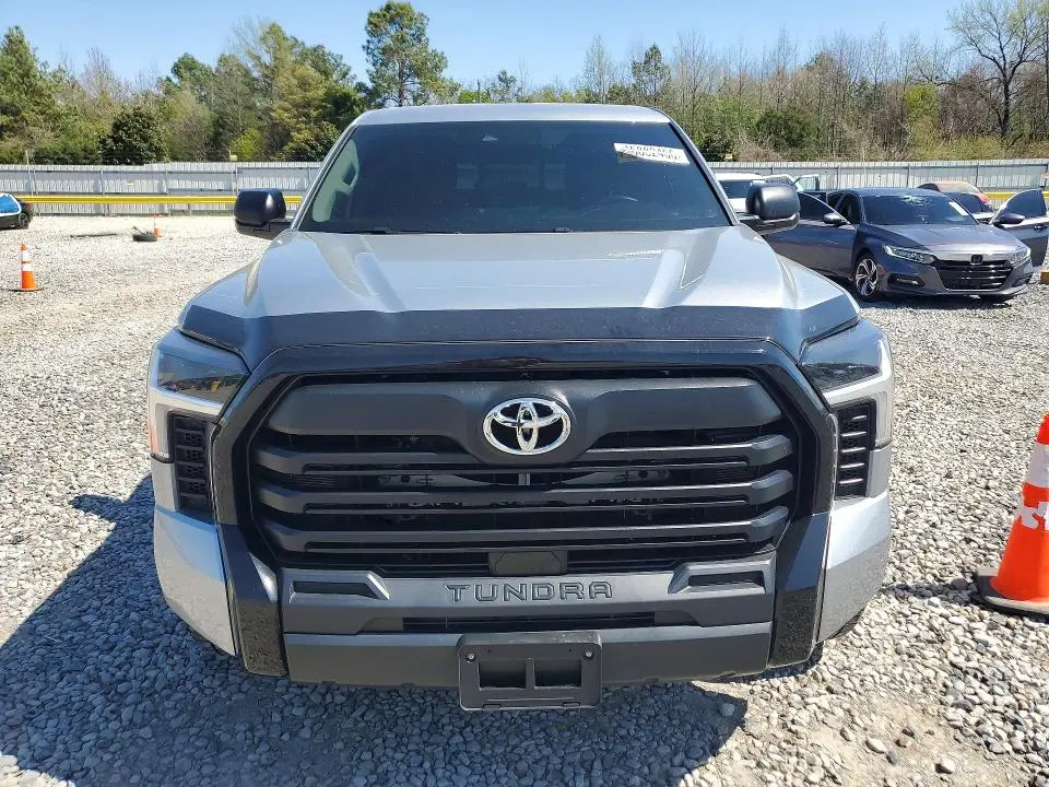 2023 TOYOTA TUNDRA SR  