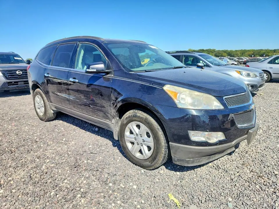2011 CHEVROLET TRAVERSE LT  