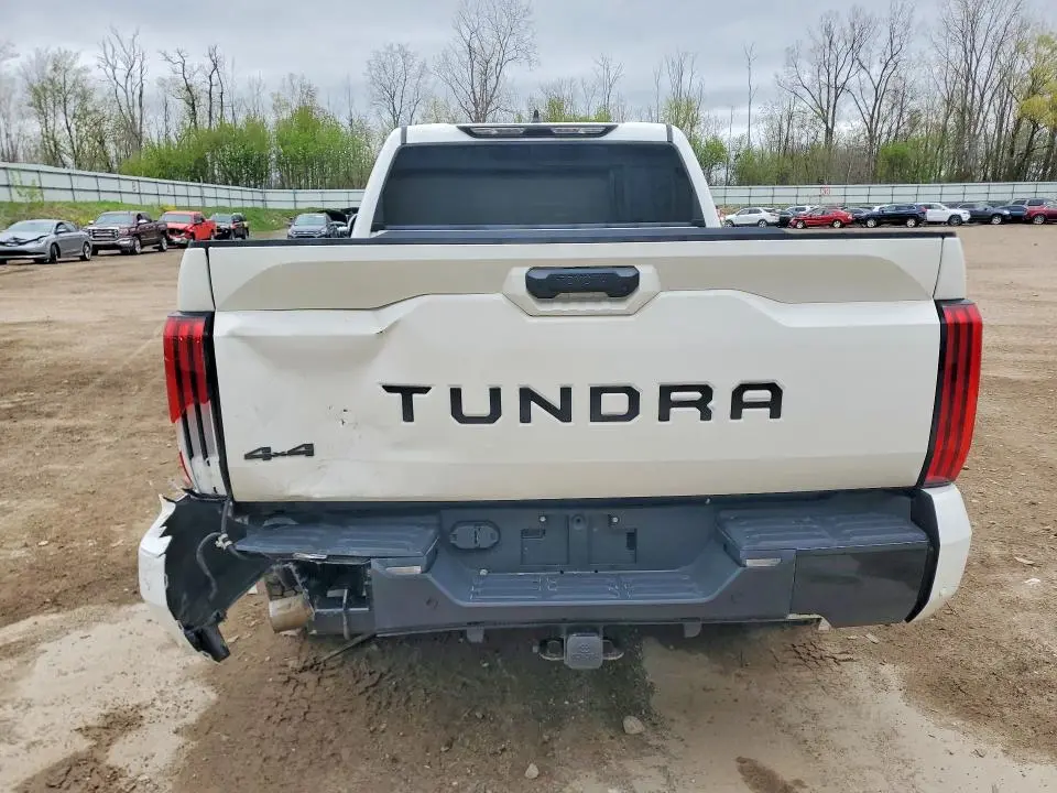 2022 TOYOTA TUNDRA CREWMAX SR5  