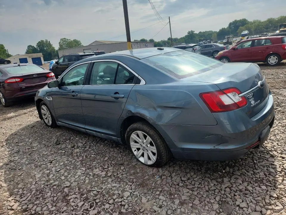 2010 FORD TAURUS SE  