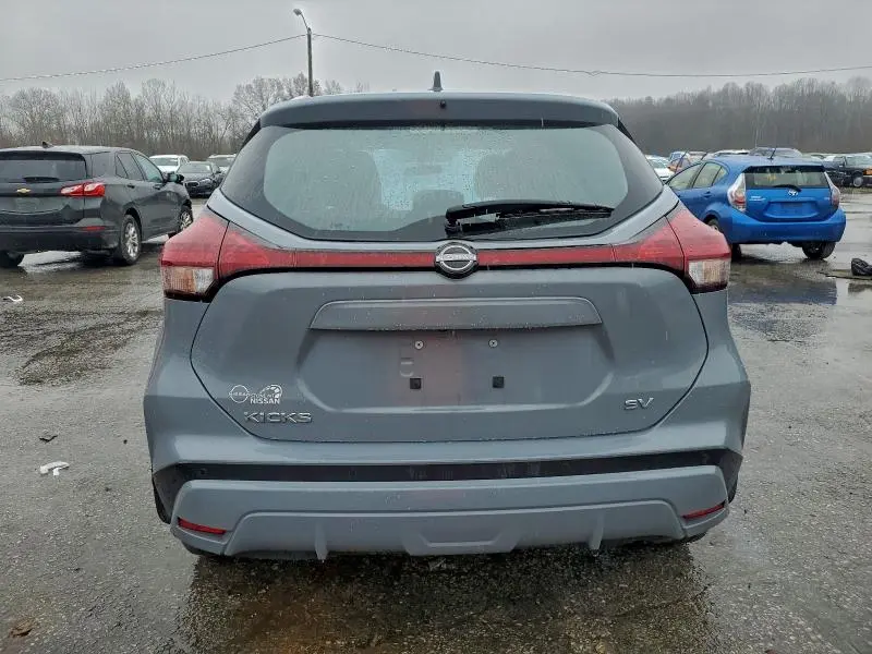 2024 NISSAN KICKS SV  