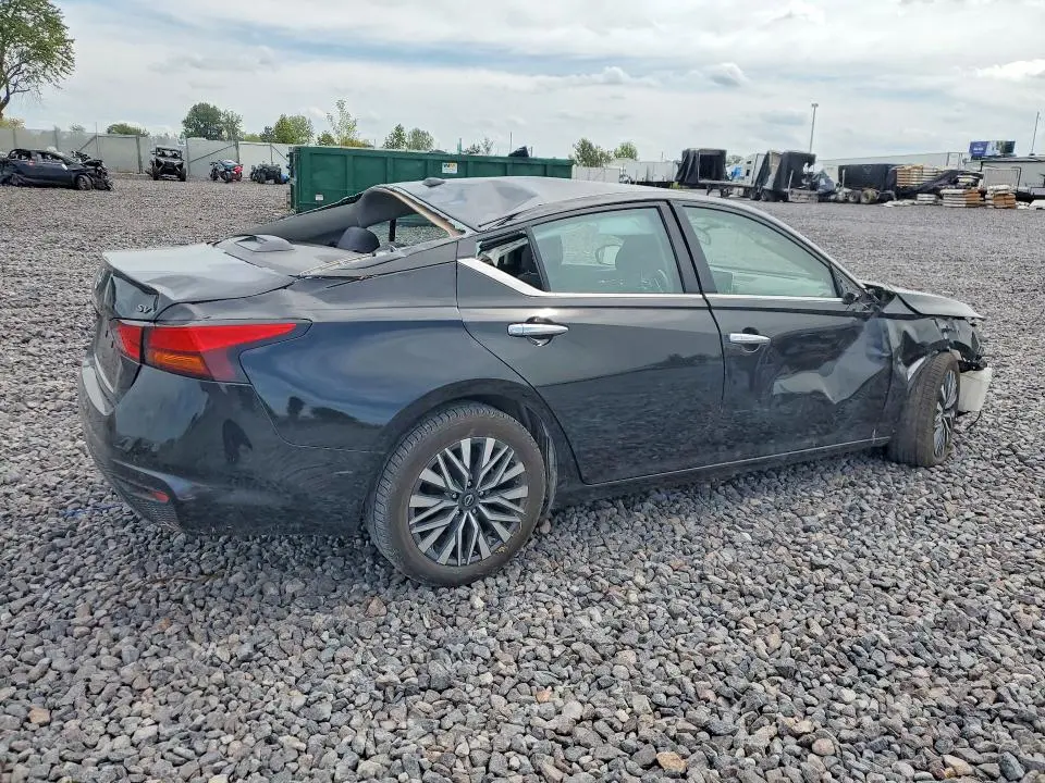 2024 NISSAN ALTIMA SV  