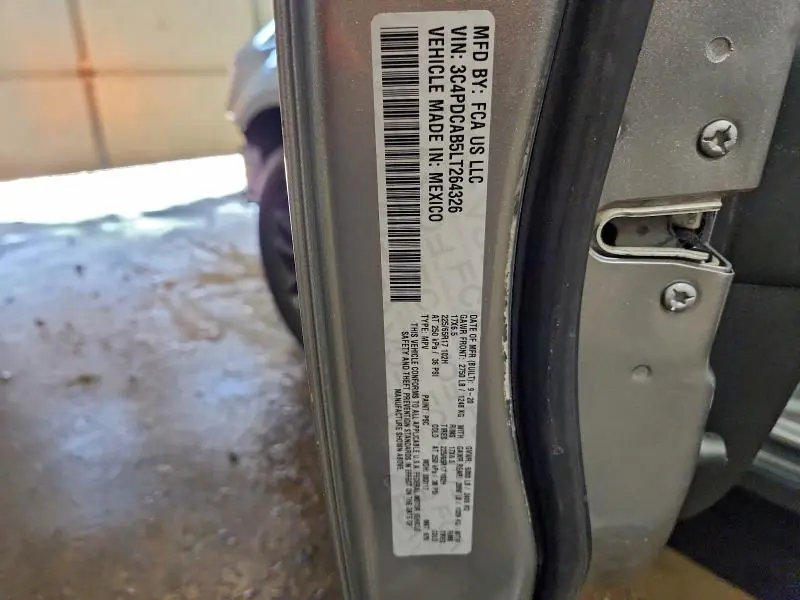 2020 DODGE JOURNEY SE  