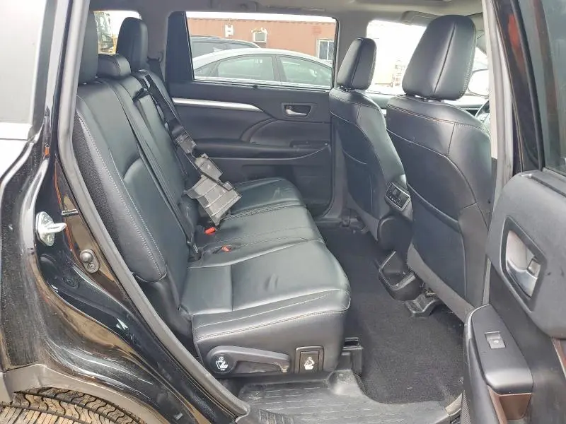 2018 TOYOTA HIGHLANDER XLE  