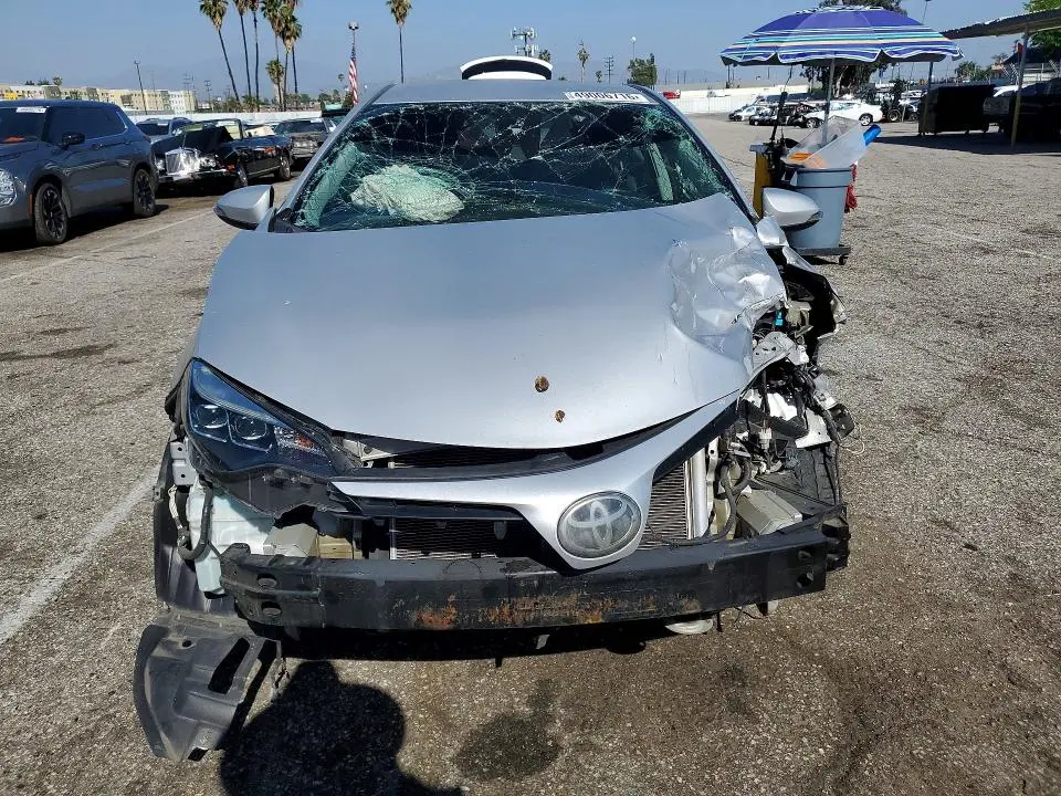 2018 TOYOTA COROLLA SE  