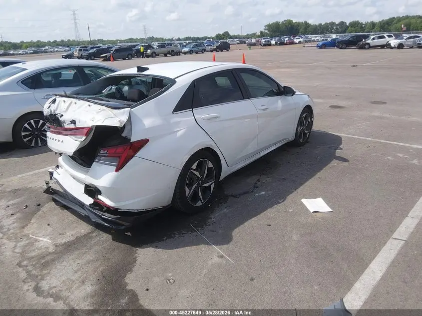 2022 HYUNDAI ELANTRA SEL