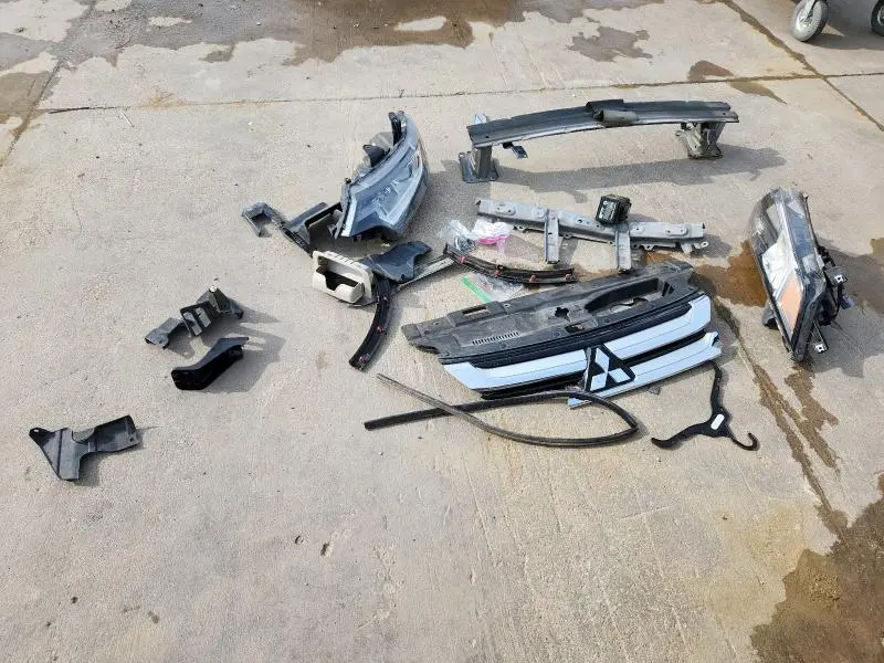 2016 MITSUBISHI OUTLANDER SE