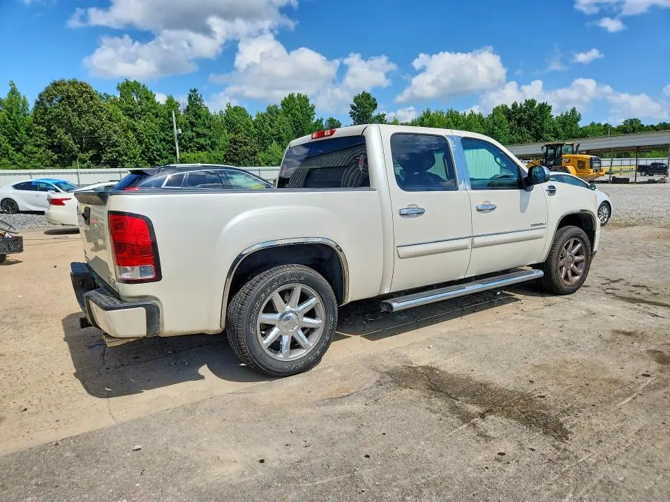 2011 GMC SIERRA K1500 DENALI  