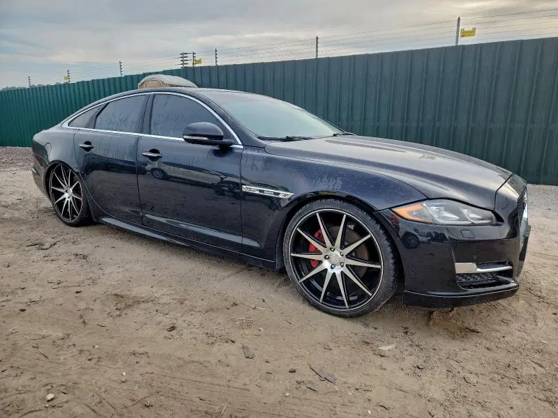 2016 JAGUAR XJ   