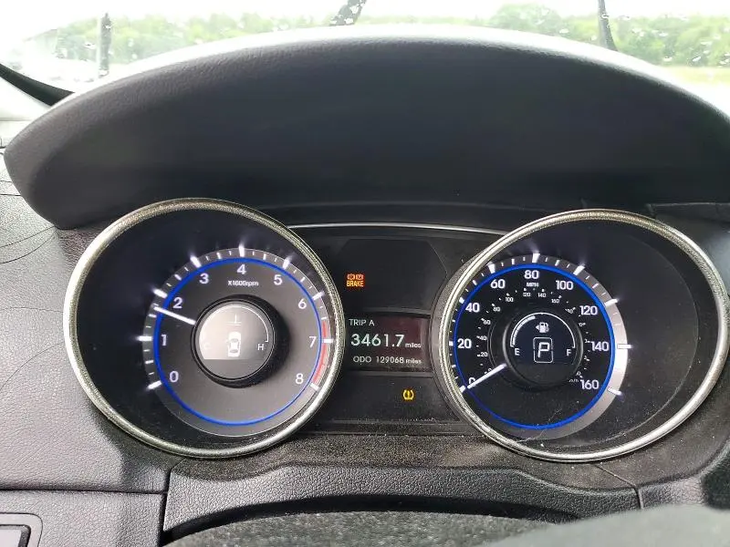 2011 HYUNDAI SONATA SE  