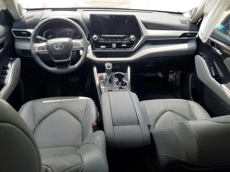 2022 TOYOTA HIGHLANDER PLATINUM  
